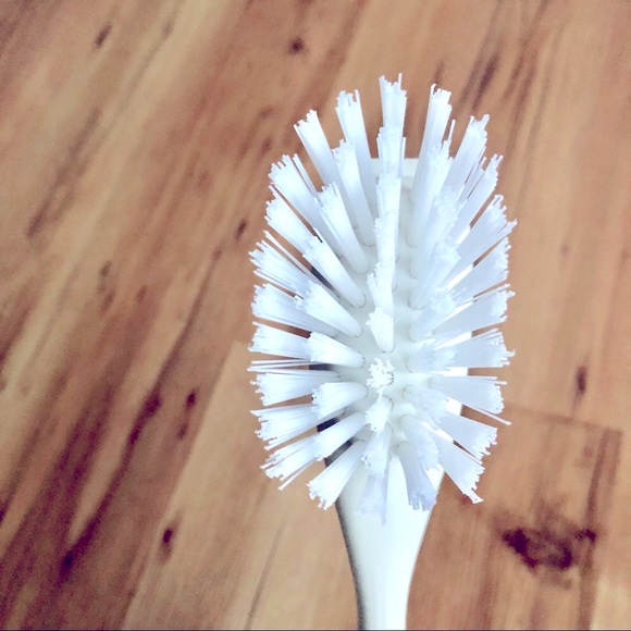 3/$15 Dish Brush Red - Picture 4 of 16